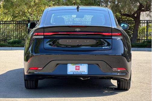 2025 Toyota Prius XLE