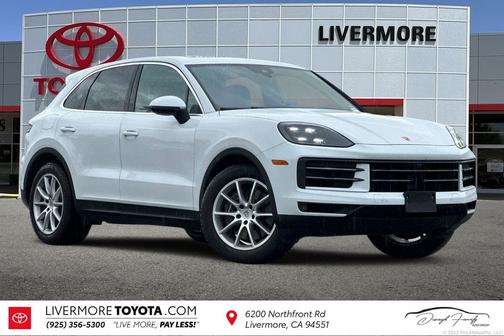 White 2024 Porsche Cayenne Cayenne