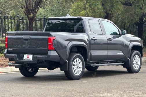 01l7 2026 Toyota Tacoma SR5