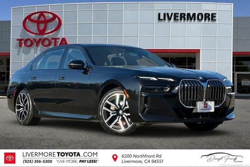 Black Sapphire Metallic 2025 BMW 740 740i