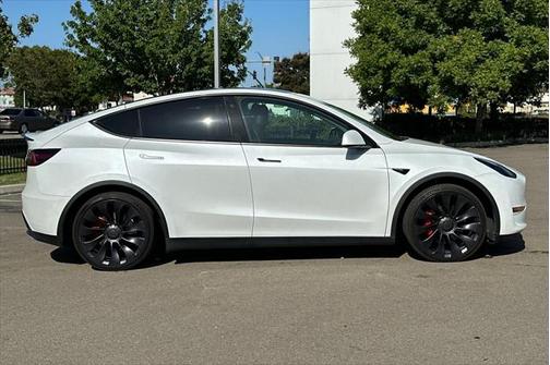 2022 Tesla Model Y Performance Dual Motor All-Wheel Drive