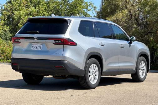 Celestial Silver Metallic 2025 Toyota Grand Highlander XLE