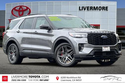 Carbonized Gray Metallic 2025 Ford Explorer ST-Line