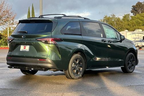 2025 Toyota Sienna Woodland Edition