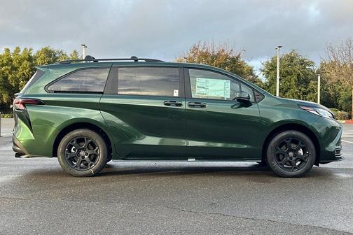 2025 Toyota Sienna Woodland Edition