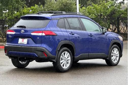 2025 Toyota Corolla Cross LE