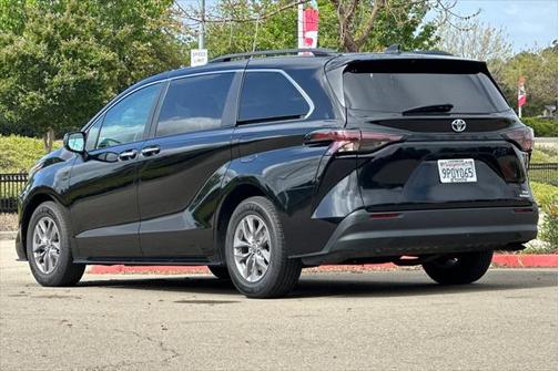 2023 Toyota Sienna XLE