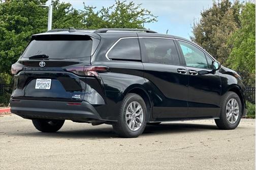 2023 Toyota Sienna XLE