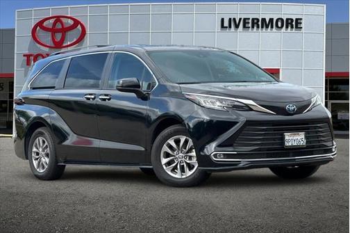 2023 Toyota Sienna XLE