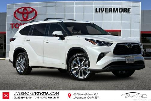 Wind Chill Pearl 2026 Toyota Highlander Hybrid Limited