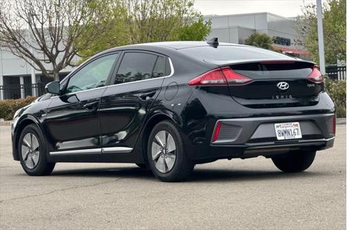 2020 Hyundai IONIQ Hybrid SE