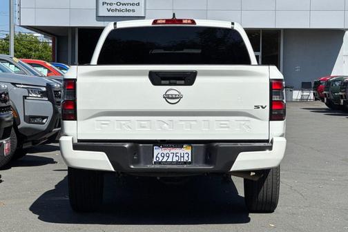 2022 Nissan Frontier SV