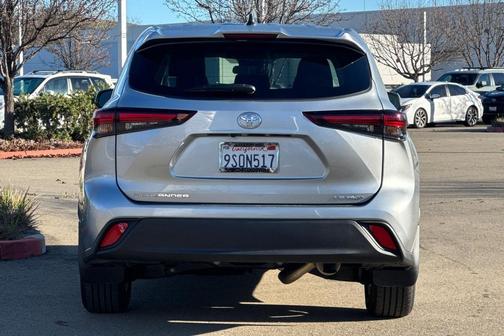 2025 Toyota Highlander LE