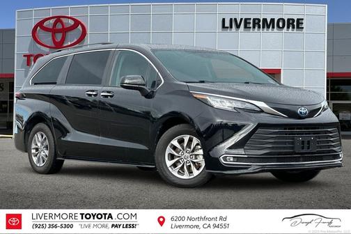 2023 Toyota Sienna XLE