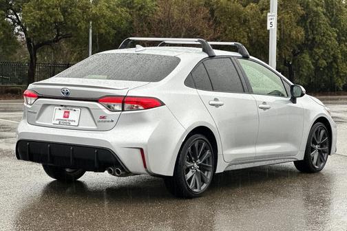2024 Toyota Corolla Hybrid SE