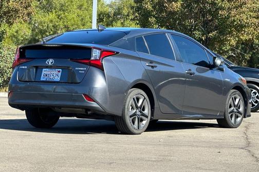 Magnetic Gray Metallic 2019 Toyota Prius XLE