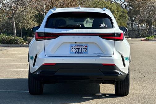 2025 Lexus NX 450h+ Luxury