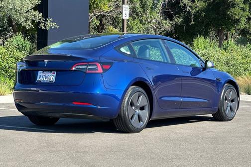 Deep Blue Metallic 2023 Tesla Model 3 Standard Range