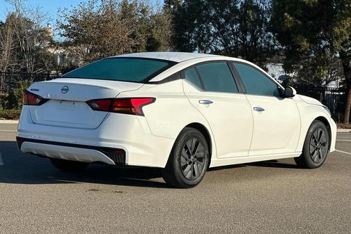 2023 Nissan Altima S FWD