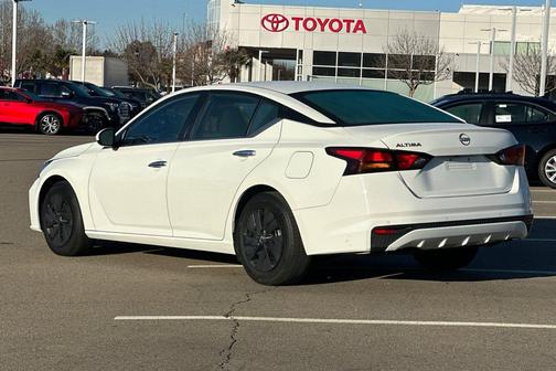 2023 Nissan Altima S FWD