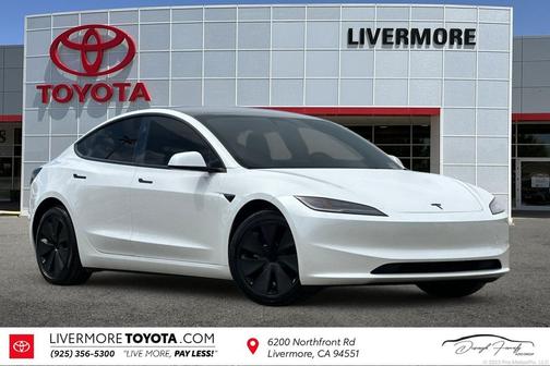 Pearl White Multi-Coat 2024 Tesla Model 3 Long Range