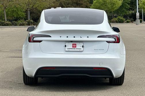Pearl White Multi-Coat 2024 Tesla Model 3 Long Range