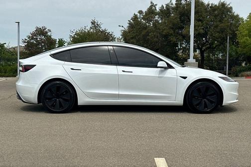 Pearl White Multi-Coat 2024 Tesla Model 3 Long Range