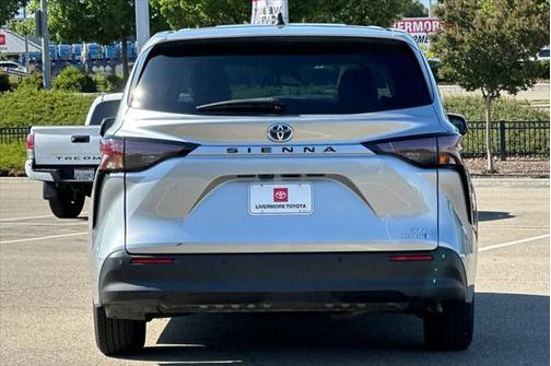 2023 Toyota Sienna XLE 7 Passenger