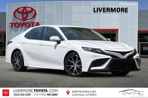 2022 Toyota Camry SE