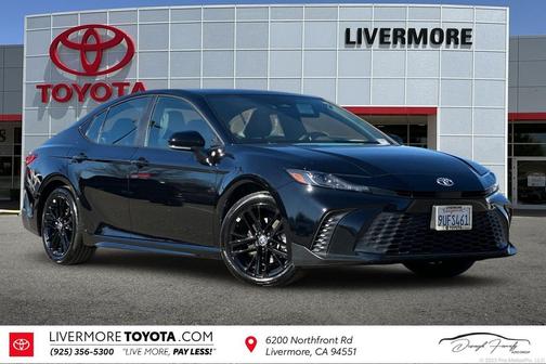 2025 Toyota Camry SE