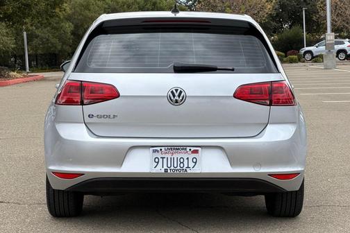 2016 Volkswagen e-Golf SE