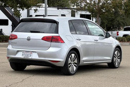 2016 Volkswagen e-Golf SE