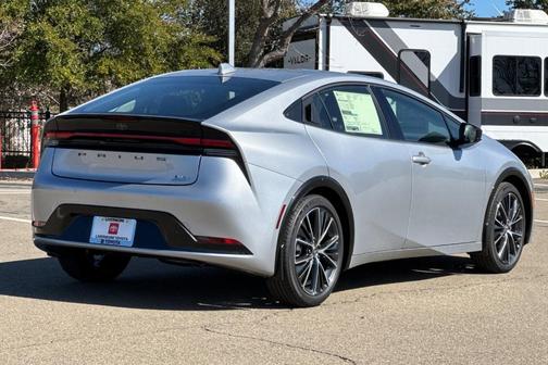 2025 Toyota Prius XLE