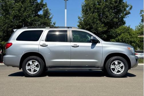2016 Toyota Sequoia SR5