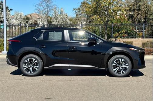 2025 Toyota bZ4X XLE