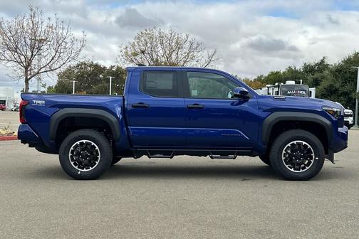 2025 Toyota Tacoma TRD Off Road