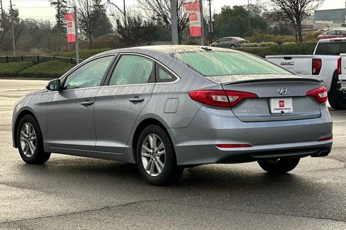 2017 Hyundai SONATA SE