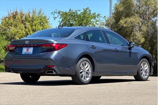 2022 Toyota Avalon XLE