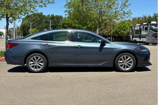 2022 Toyota Avalon XLE