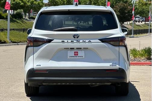 2024 Toyota Sienna XLE 7 Passenger
