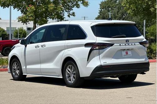 2024 Toyota Sienna XLE 7 Passenger