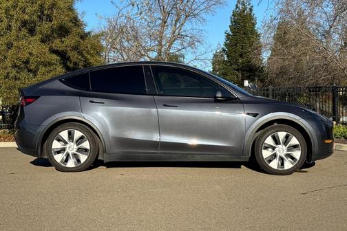 2023 Tesla Model Y Long Range Dual Motor All-Wheel Drive