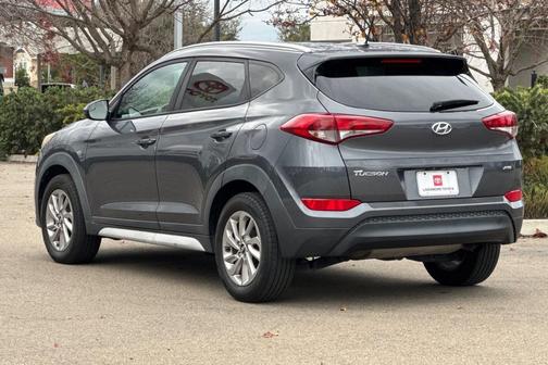 2017 Hyundai TUCSON SE