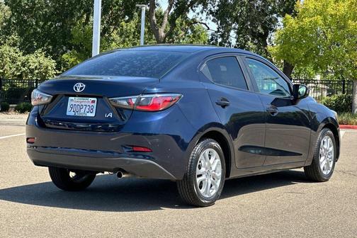 Abyss 2018 Toyota Yaris iA Base