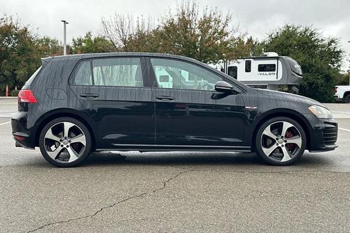 2015 Volkswagen Golf GTI 2.0T SE 4-Door