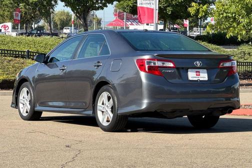 Magnetic Gray Metallic 2013 Toyota Camry SE