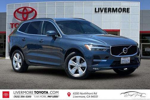 2022 Volvo XC60 B5 Momentum