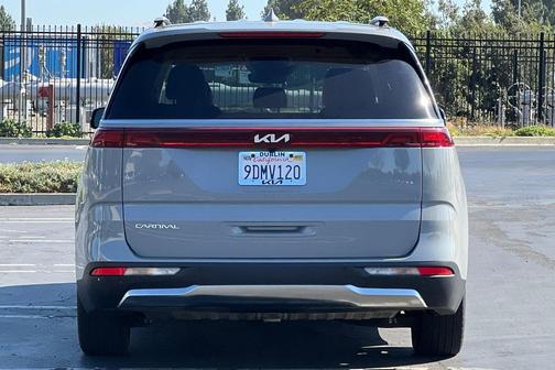 2023 Kia Carnival SX