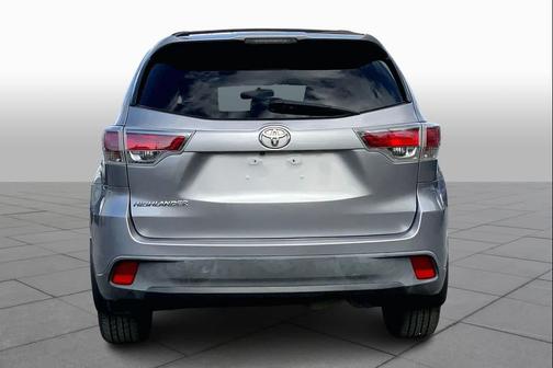 2016 Toyota Highlander LE