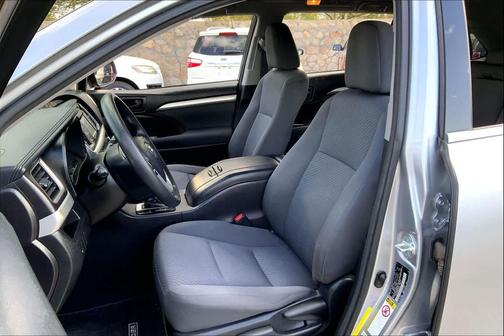 2016 Toyota Highlander LE